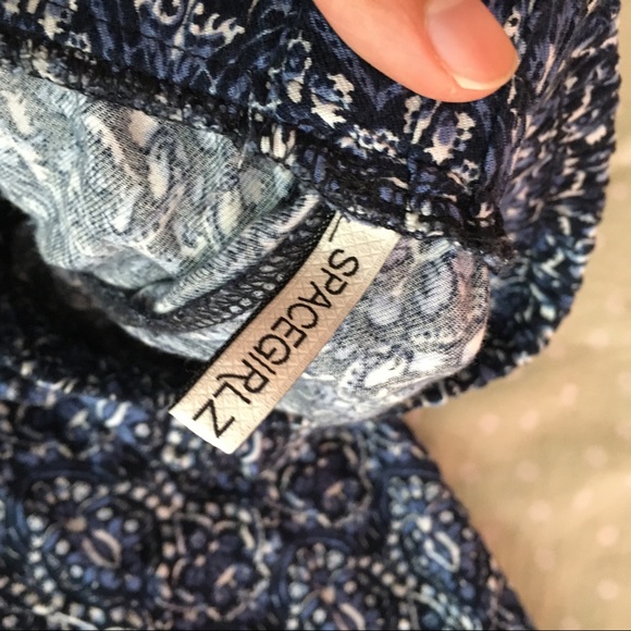 Patterned pants - Picture 4 of 4